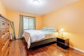 2 dormitorios, escritorio, wifi gratis y ropa de cama