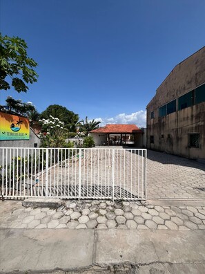 Free self-parking - Pousada Terra das Águas Barreirinhas (Barreirinhas)