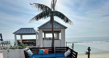 The Main Residence Beach Escape-3 Beds 2BR, Patio, Walk to Ocean