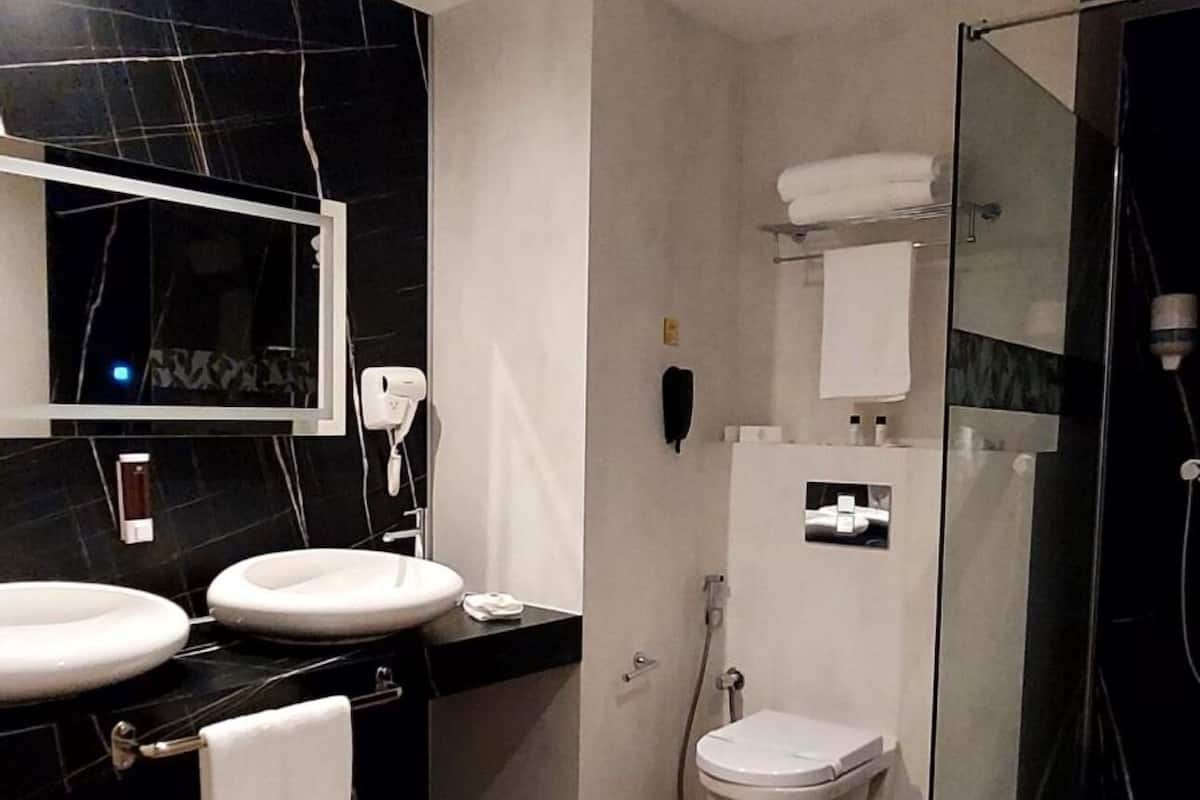 Ropa de cama de alta calidad y minibar