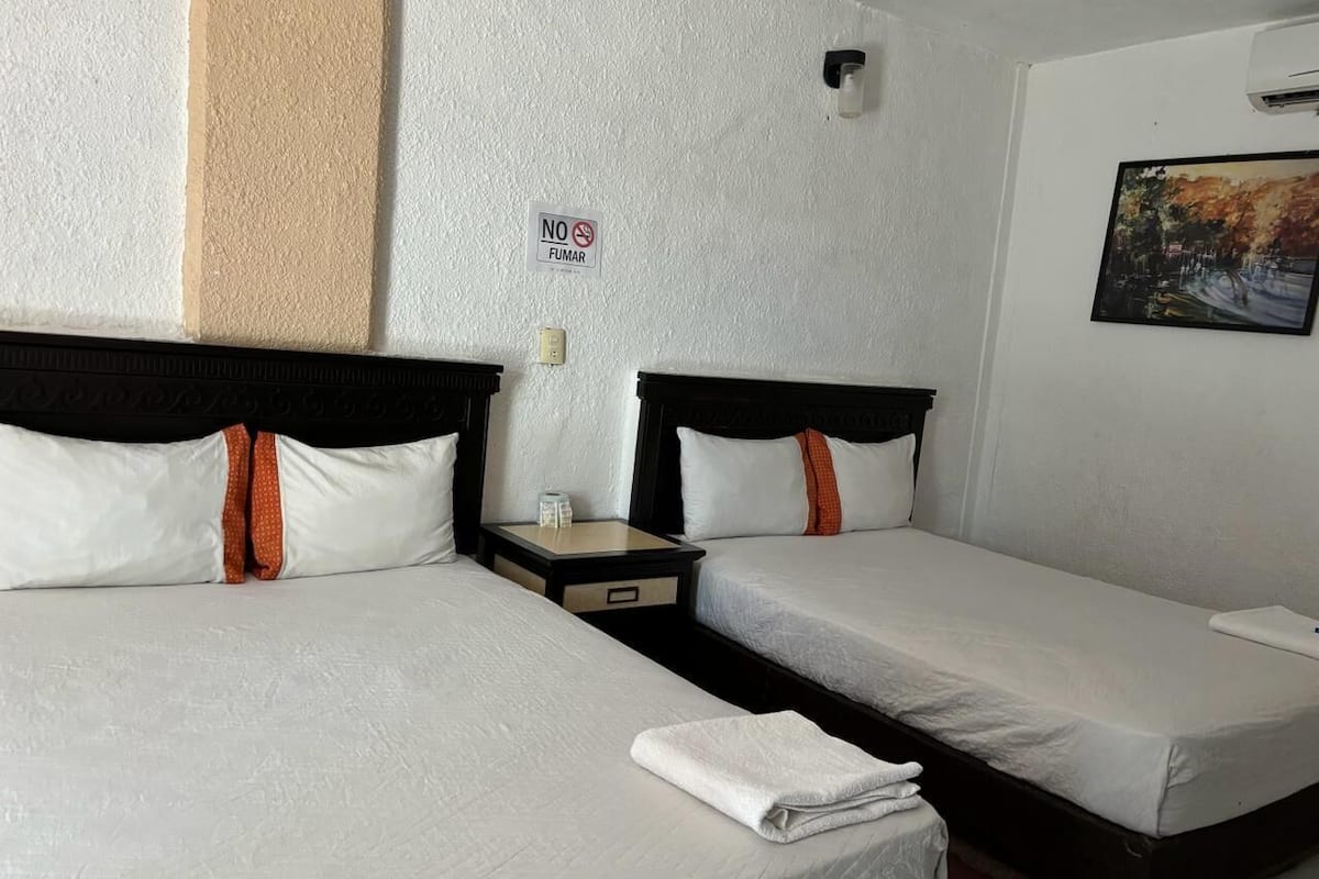 Habitación triple Confort | 1 habitación, muebles diferentes, escritorio y wifi gratis