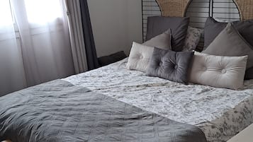1 chambre, fer et planche à repasser, Wi-Fi, draps fournis