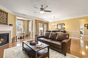 Smart-tv, pejs, bøger