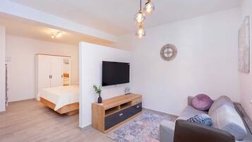 1 bedroom, free WiFi, bed sheets