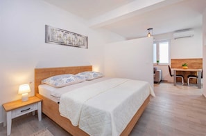 1 chambre, Wi-Fi gratuit, draps fournis