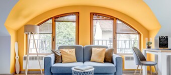 Quiet Park Loft Next to Eagles Bridge