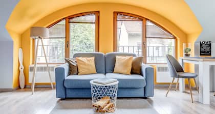 Quiet Park Loft Next to Eagles Bridge