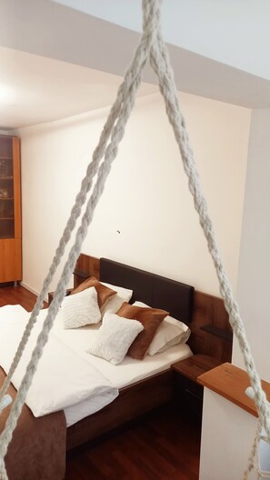 2 bedrooms, iron/ironing board, WiFi, bed sheets - 28 Classy Apartament  (Baia Mare)