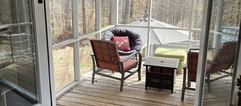 Country Charm City Convenience: Beautiful 3-Bedroom 2.5-Bath Home  Forest Views