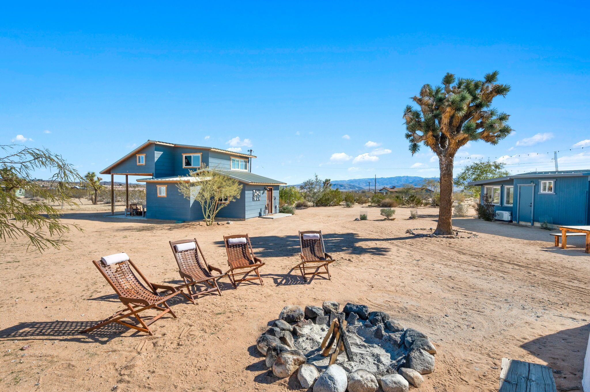 2 Homes, Hot Tub, Firepit, BBQ, Games