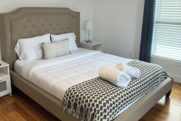 2 dormitorios, tabla de planchar con plancha, wifi gratis y ropa de cama