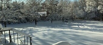 Jones Oaks: rural, private, kid friendly, near D&H Rail Trail, Elk Mtn