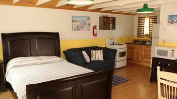 Economy Single Room | 1 bedroom, hypo-allergenic bedding, free WiFi, bed sheets