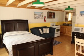 Economy Single Room | Hypo-allergenic bedding, free WiFi, bed sheets - CLIPPER SHIPP BEACH MOTEL (Pocologan)