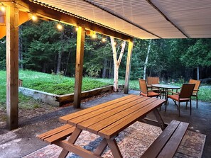 Outdoor dining - Walk to Acadia Trails - Flying Mountain Apartment (Southwest Harbor)
