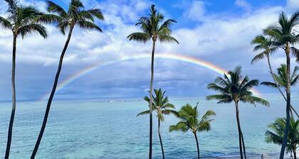 BEACHFRONT Condo OCEANVIEW -Quiet, SANDY Beach -Snorkeling, Free Parking, Extras