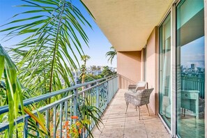 Property grounds - LUXURY KINGDAVID*3/2H*KINGBEDROOM*BEST LOCATION (Sunny Isles Beach)