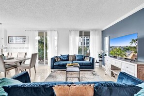 TV, ping pong - LUXURY KINGDAVID*3/2H*KINGBEDROOM*BEST LOCATION (Sunny Isles Beach)