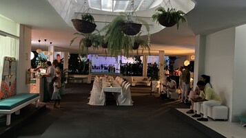 Economy Room | Living area