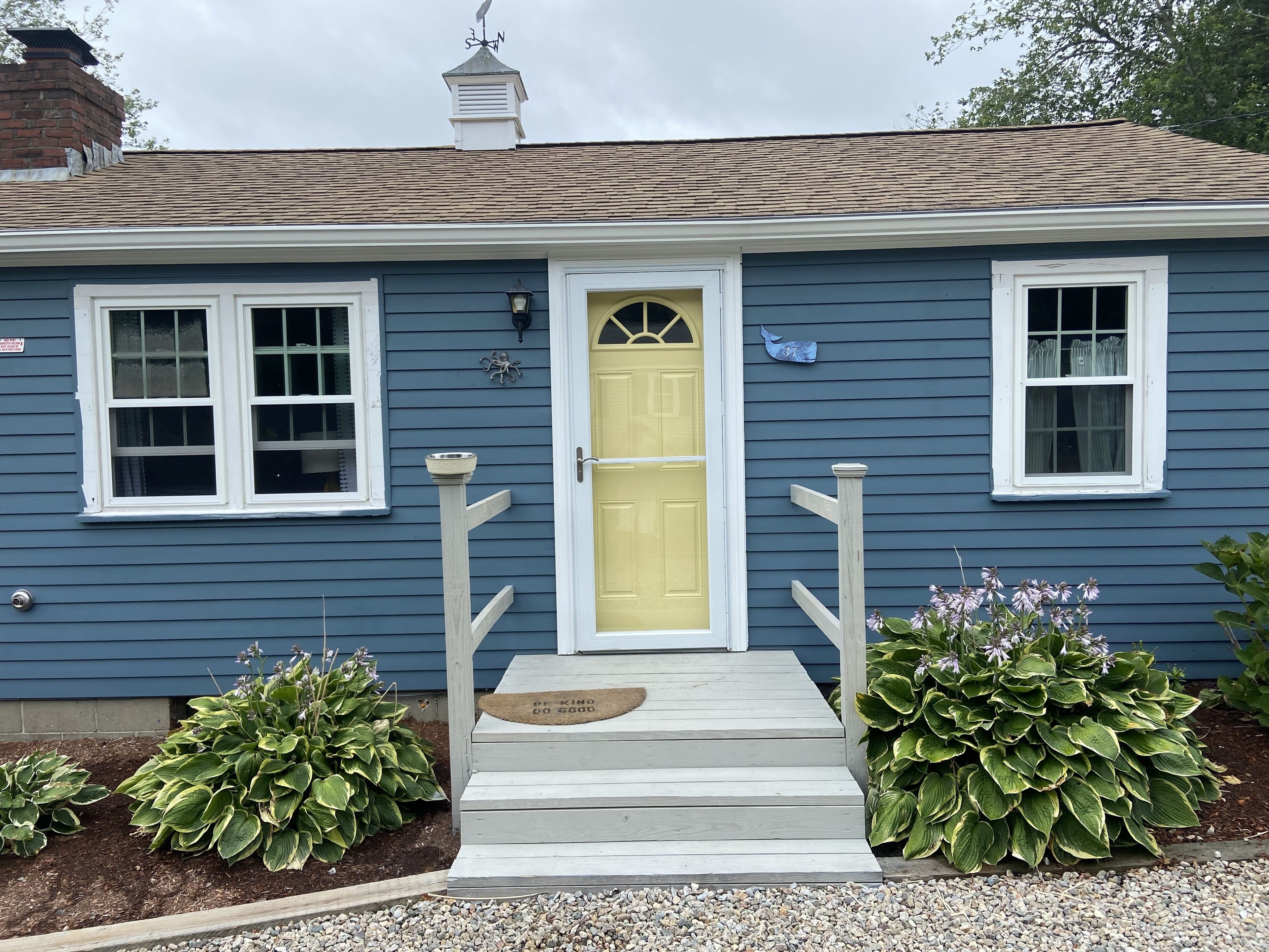 Cape cod  3-bedroom cottage in West Yarmouth with WiFi, AC, outdoor space…