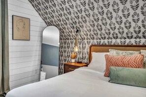 3 bedrooms, iron/ironing board, travel crib, free WiFi