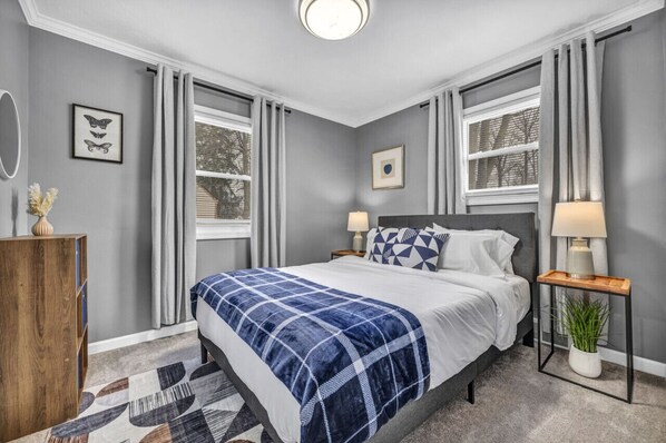 4 bedrooms, desk, iron/ironing board, free WiFi
