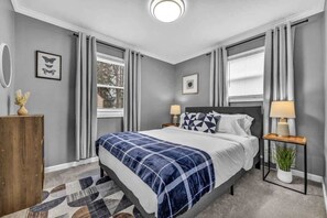 3 bedrooms, iron/ironing board, free WiFi, bed sheets