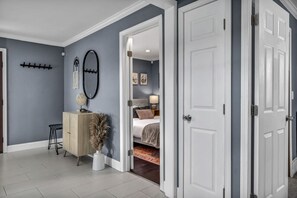 3 bedrooms, desk, iron/ironing board, free WiFi