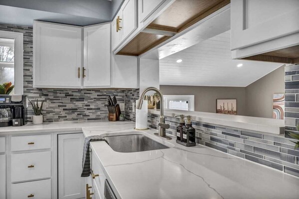 Cookware/dishes/utensils