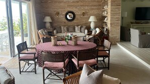 Interior - Waterfront Property with Sunset Views on Beautiful Harbour Island  (Dunmore Harbor Island)