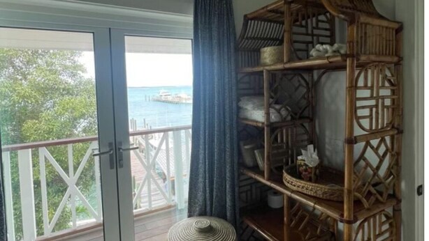Interior - Waterfront Property with Sunset Views on Beautiful Harbour Island  (Dunmore Harbor Island)