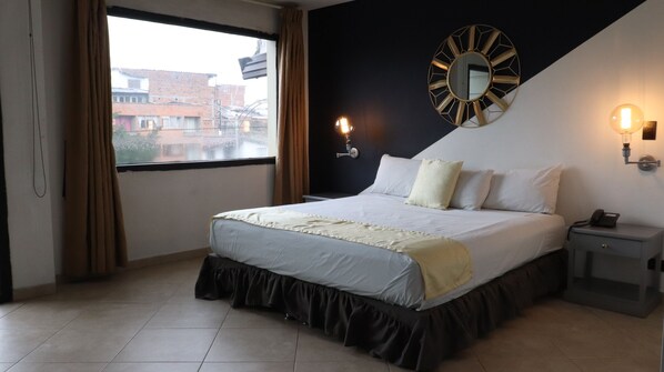 1 quarto, escrivaninha, Wi-Fi de cortesia, roupa de cama