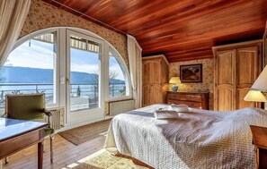 4 quartos, berço de viagem, Wi-Fi de cortesia, roupa de cama