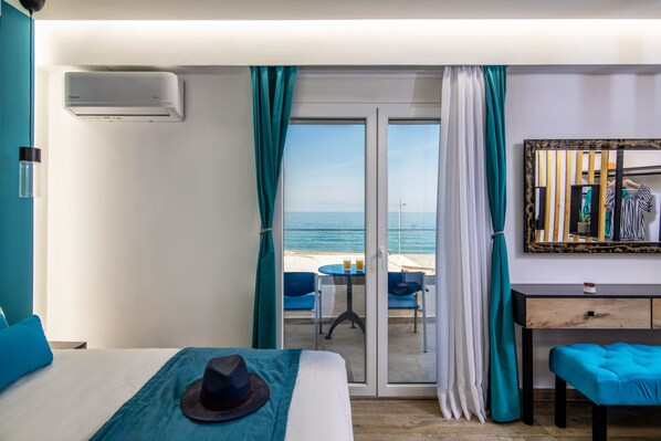 Deluxe-Suite, 1 Queen-Bett, Whirlpool, Meerblick | Terrasse/Patio