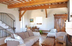 Fireplace, DVD player - Nice home in Viens with WiFi (Viens)