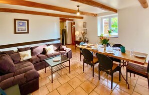 Dining - Gorgeous home in St Sauveur de Cruzière (St Sauveur de Cruzière)