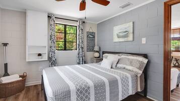 2 bedrooms, iron/ironing board, free WiFi, bed sheets