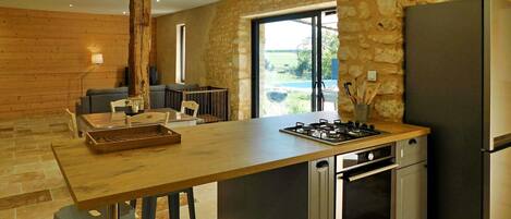 Réfrigérateur, four, plaque de cuisson, lave-vaisselle