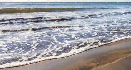 Home2Book Comfy & Chic Apartment near the Beach