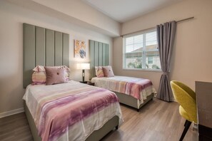 3 bedrooms, desk, iron/ironing board, travel cot