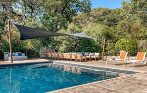 A heated pool - 10 bedroom amazing home in Le Pradet (Le Pradet)