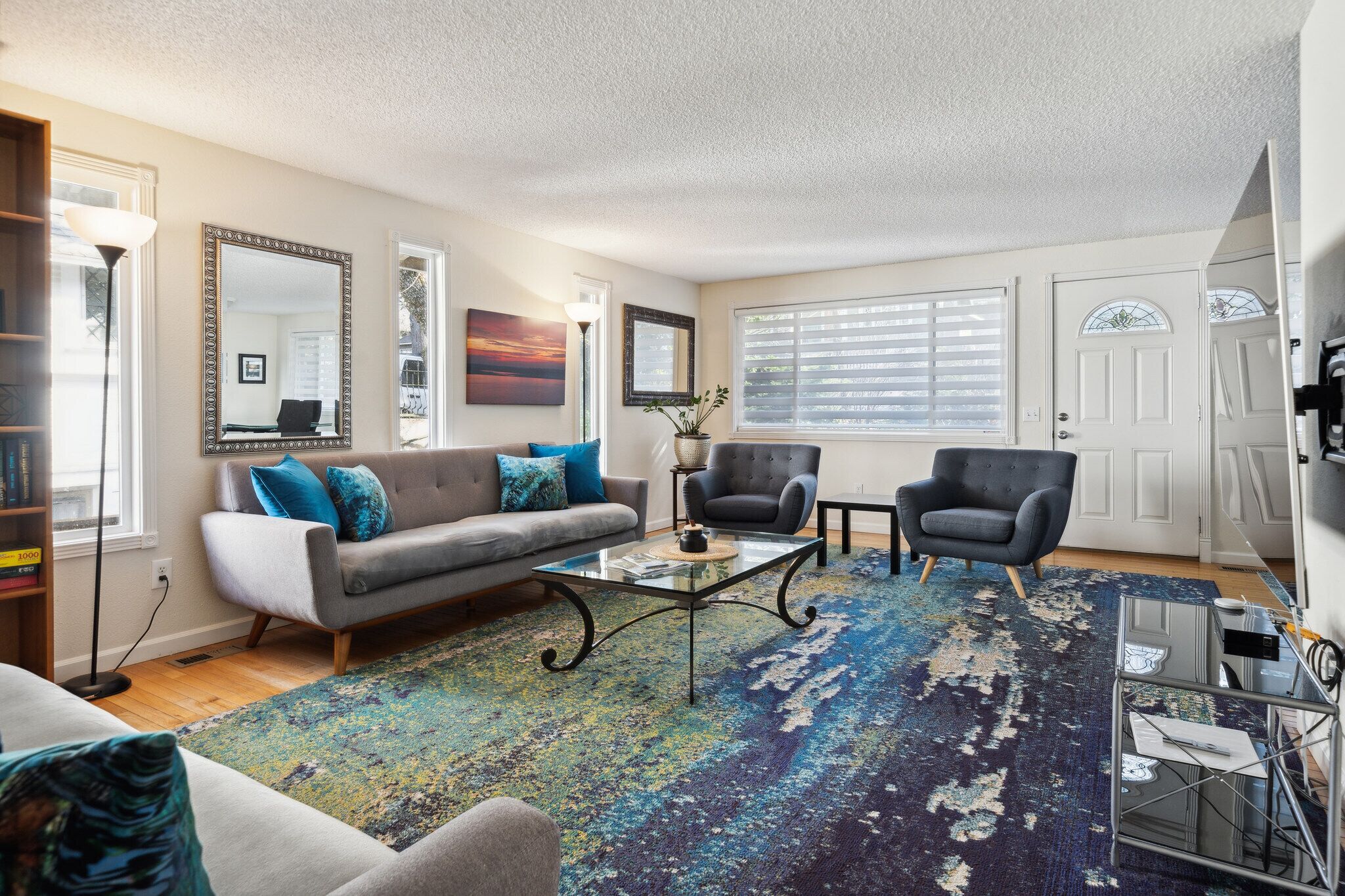 Hood Haven ~ Cozy 2-bedroom House In Charming Downtown Hood River - Hood River, OR