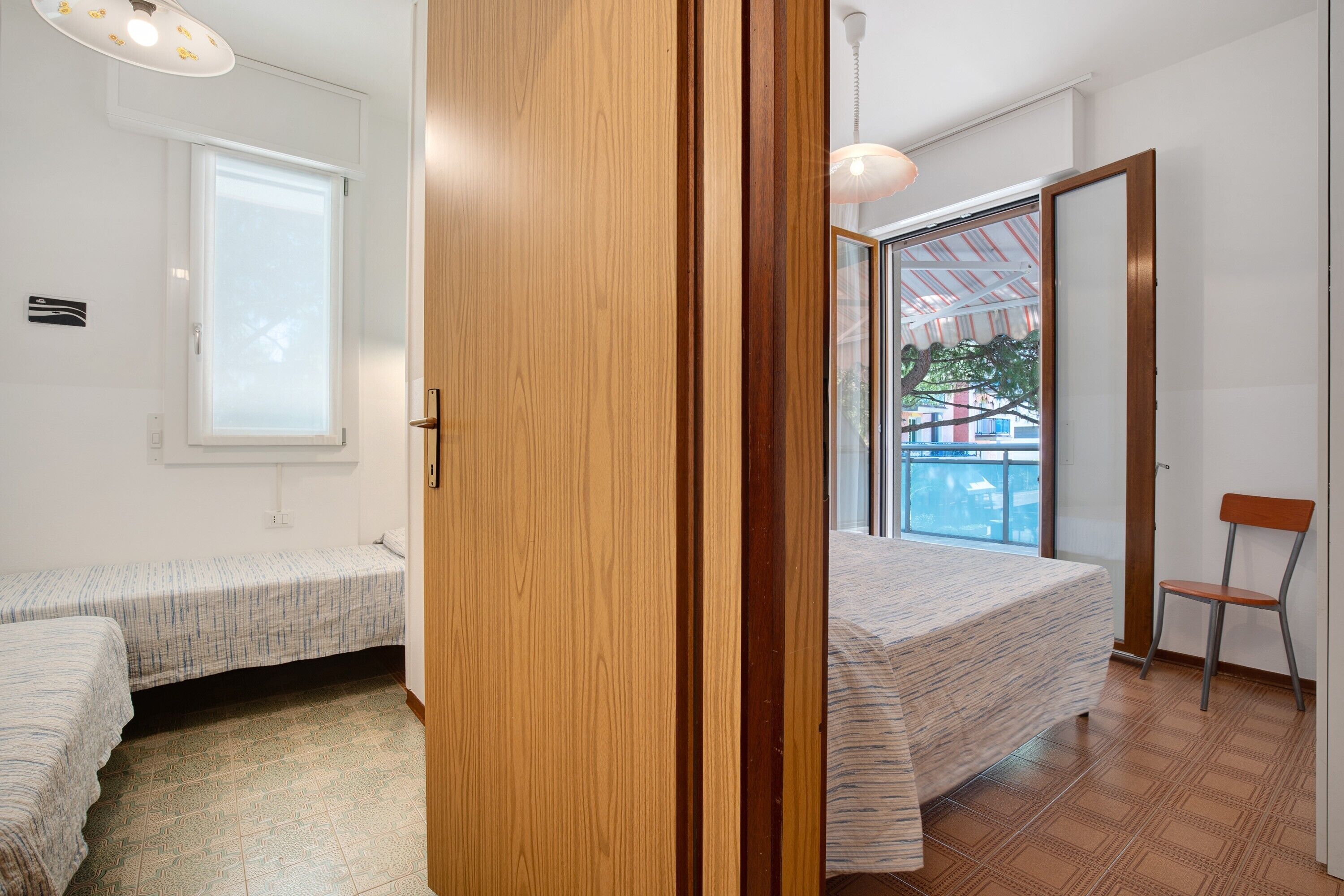 2 bedrooms, iron/ironing board, bed sheets