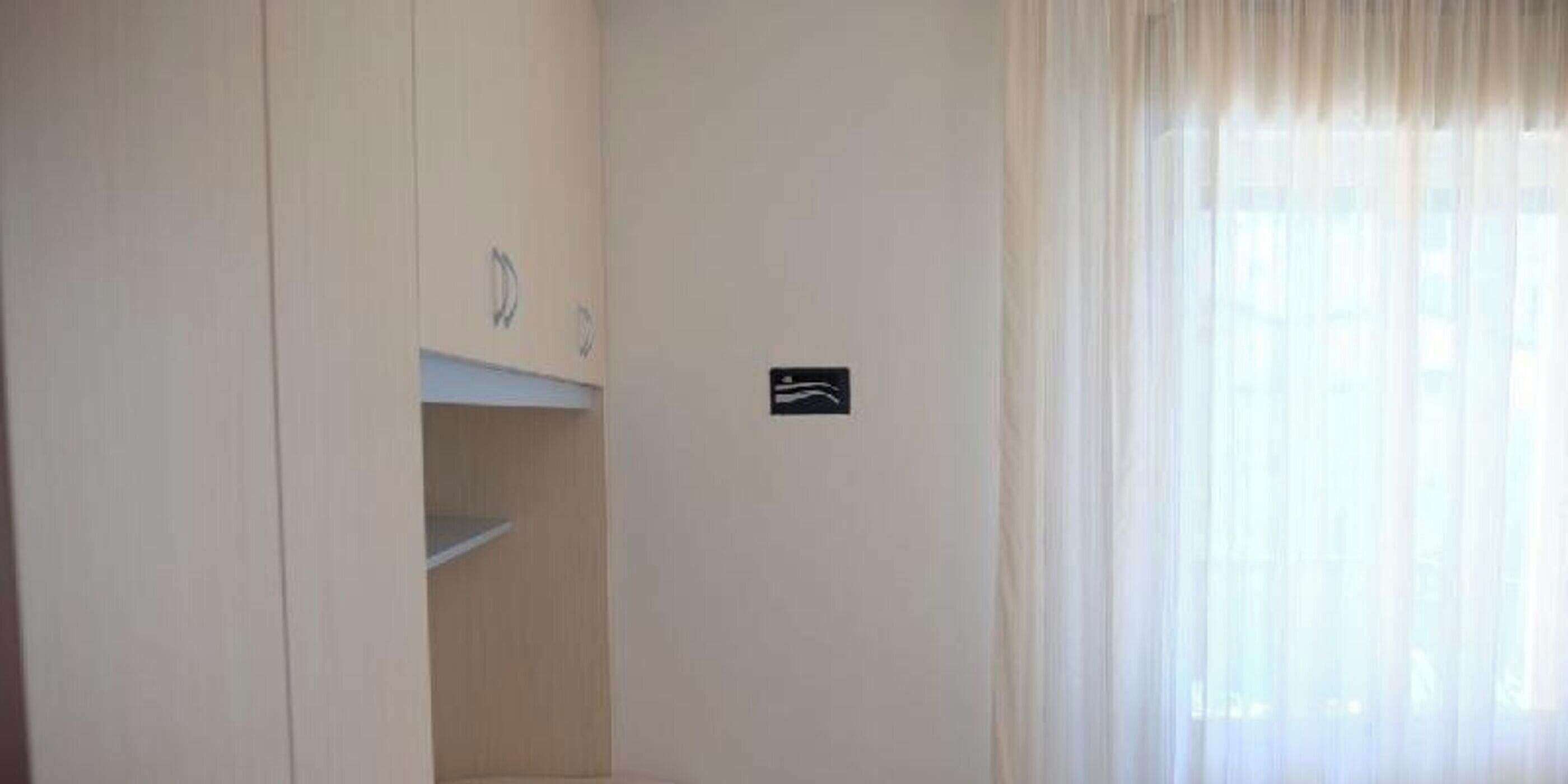 1 bedroom, bed sheets