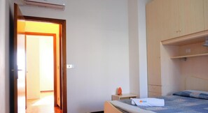 3 makuuhuonetta, silitysrauta/-lauta, Wi-Fi, vuodevaatteet