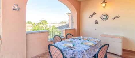 屋外ダイニングエリア