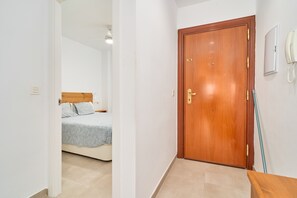 1 bedroom, free WiFi, bed sheets - Apartment 'Apartamento Moderno' with Sea View, Wi-Fi and Air Conditioning (Almuñecar)