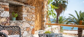 Apartment 'White and Black Suites Junior' with Sea View, Wi-Fi and Air Conditioning