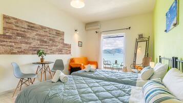 Free WiFi, bed sheets