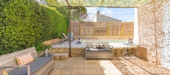 Villa 'Chez Dominique' con piscina privada, terraza privada y Wi-Fi